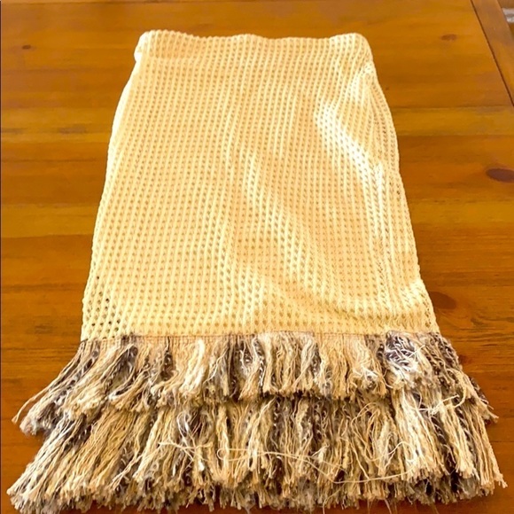 Zara - Cream lace skirt with brown bottom - Picture 1 of 3